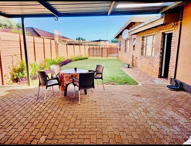 9 BEDROOM HOUSE FOR SALE IN VANDERBIJLPARK CW 1